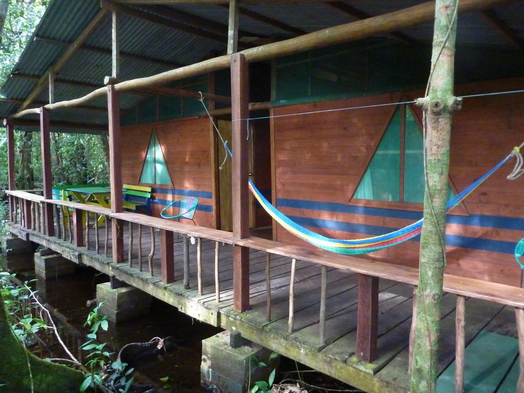 Hotel Casa Perico Rio Dulce Bilik gambar